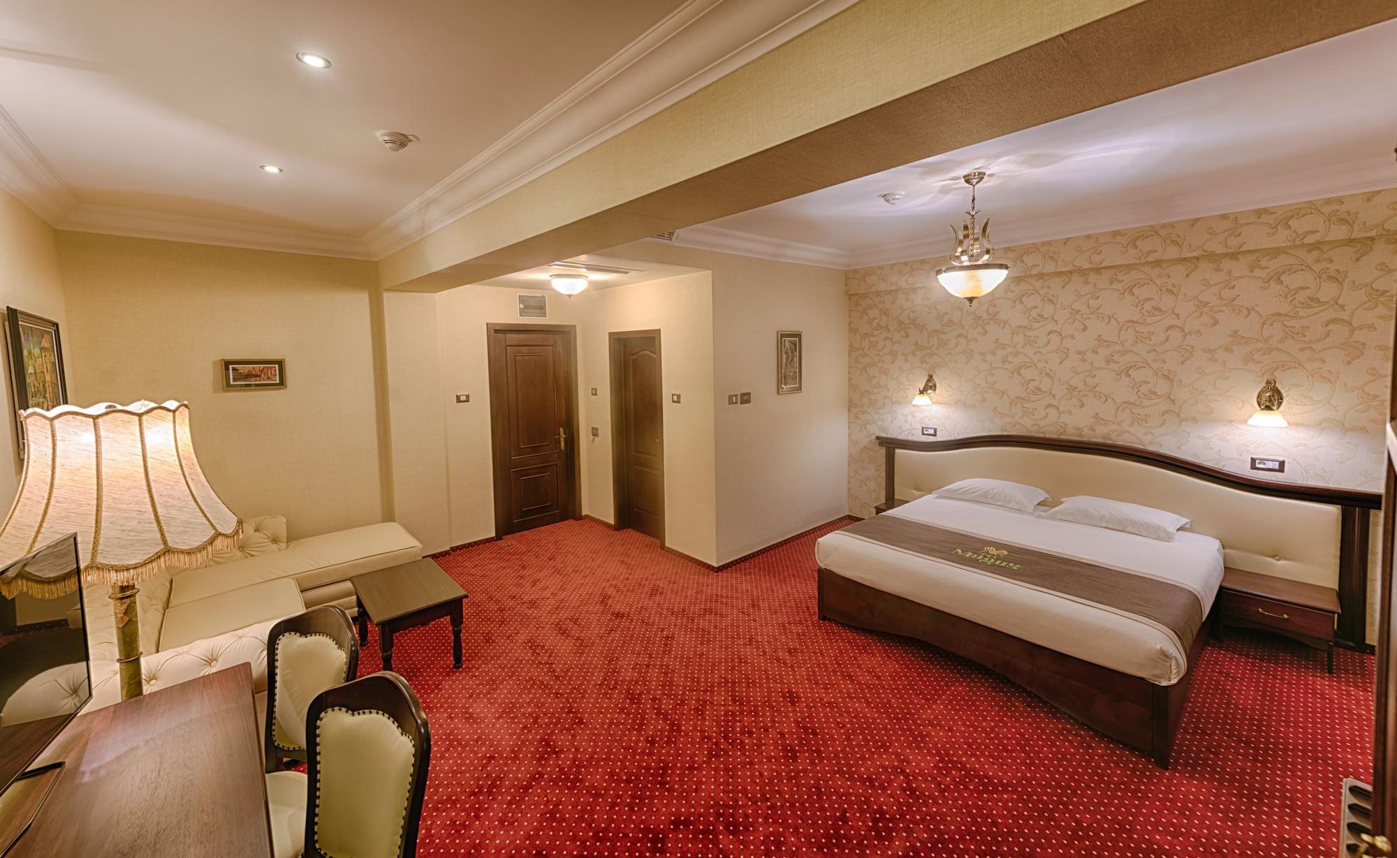 Magus Hotel Baia Mare Extérieur photo