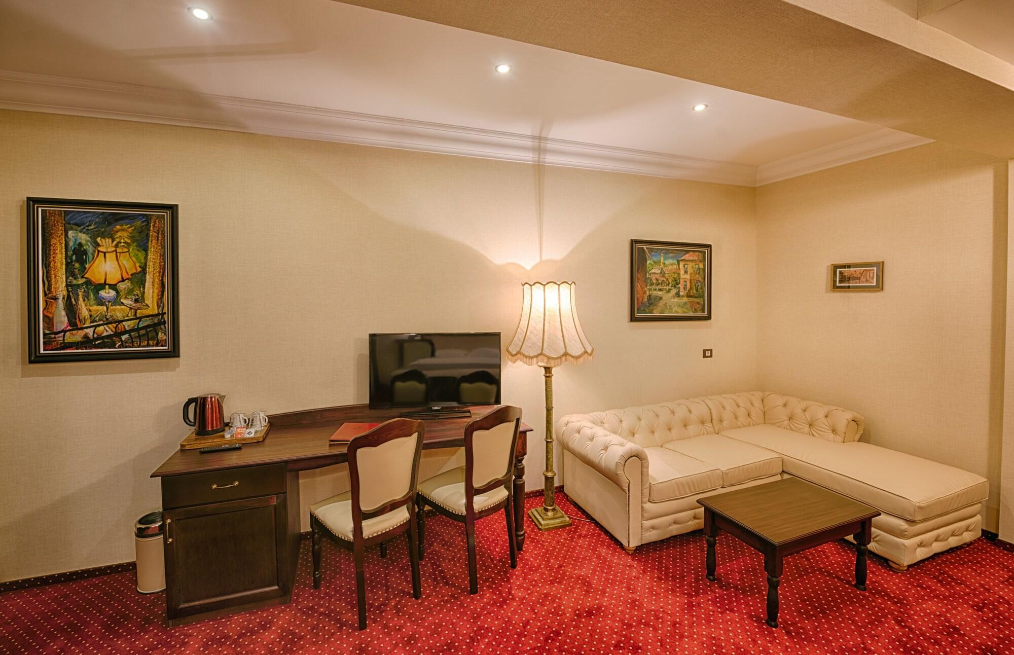 Magus Hotel Baia Mare Extérieur photo