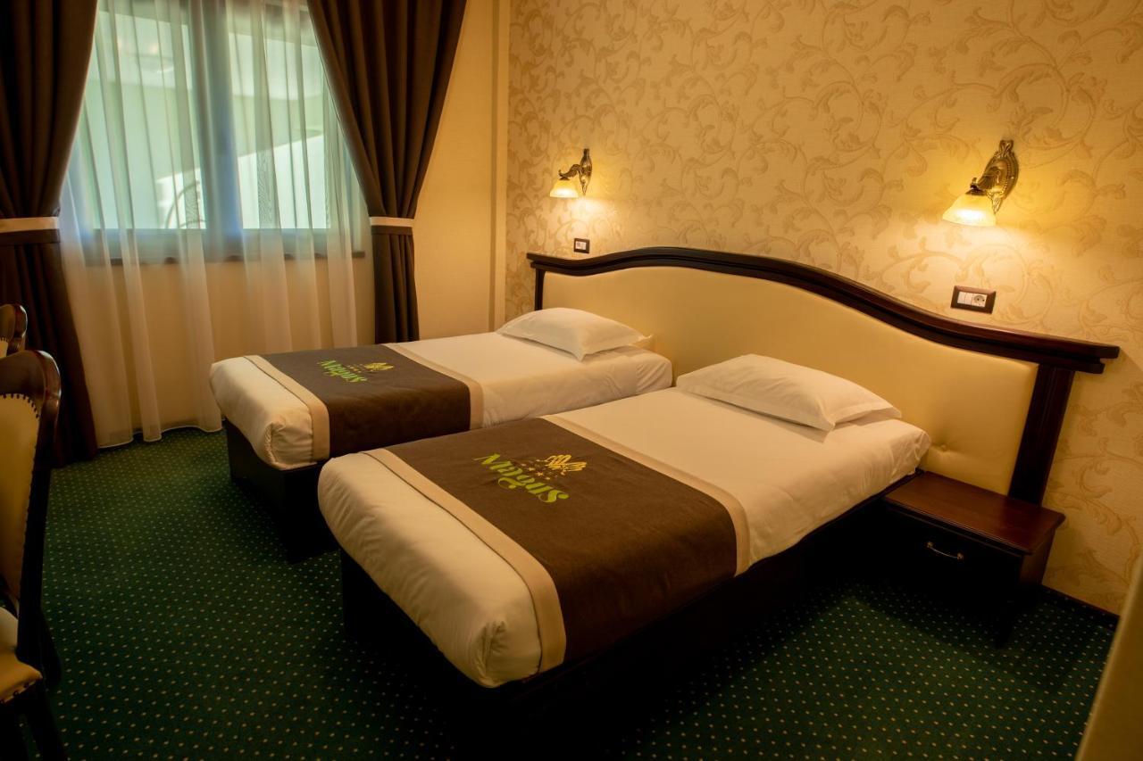 Magus Hotel Baia Mare Extérieur photo