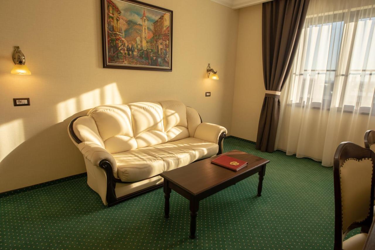 Magus Hotel Baia Mare Extérieur photo